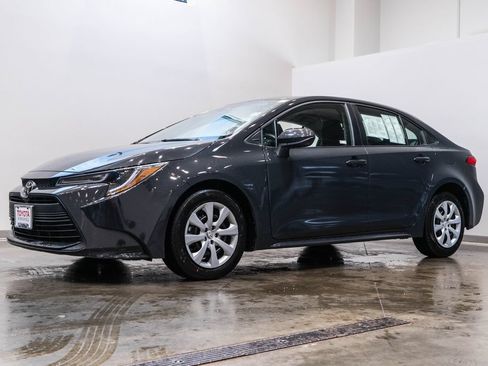 Used 2024 Toyota Corolla LE FWD image 3