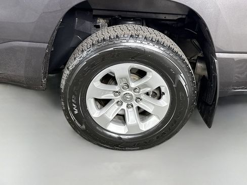 Used 2023 RAM 1500 Laramie AWD/4WD image 38