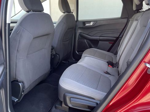 Used 2021 Ford Escape SE w/ SE Sport Appearance Package FWD image 17