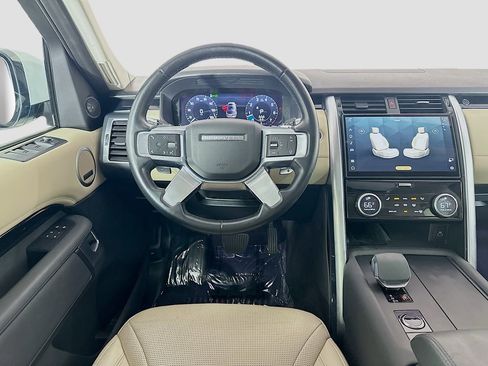 Used 2021 Land Rover Discovery S image 25