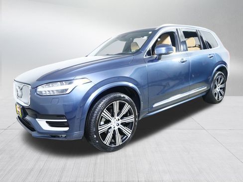 Used 2022 Volvo XC90 T6 Inscription w/ Lounge Package image 3