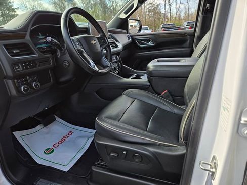 Used 2023 Chevrolet Suburban Premier AWD/4WD image 11