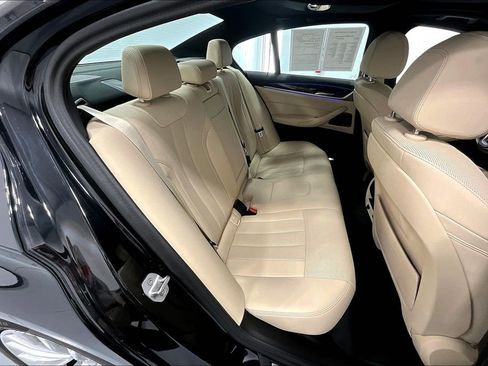 Used 2023 BMW 530i w/ Premium Package image 36