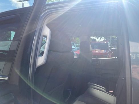 Used 2019 GMC Sierra 1500 SLE w/ SLE Value Package AWD/4WD image 13