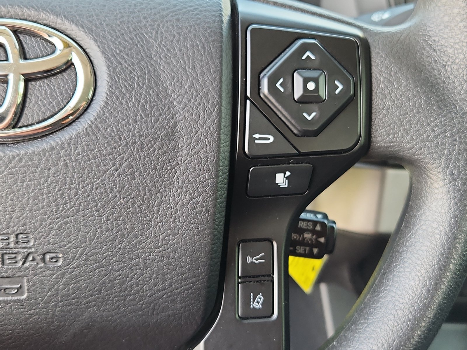 Used 2021 Toyota Tacoma SR AWD/4WD image 20