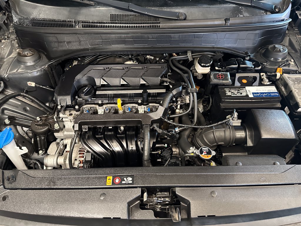 Used 2022 Hyundai Venue SEL FWD image 24