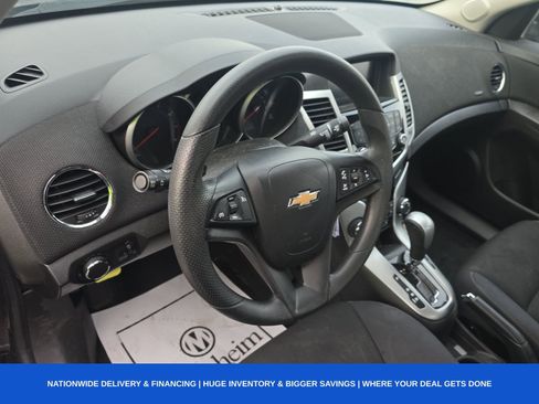 Used 2016 Chevrolet Cruze LT w/ Technology Package image 8