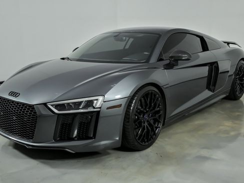 Used 2017 Audi R8 V10 plus AWD/4WD image 5