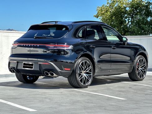 Certified 2024 Porsche Macan S AWD/4WD image 9
