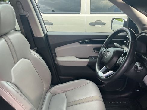 Used 2024 Honda Pilot Touring image 4