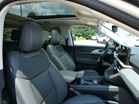 New 2026 Ford Explorer Active w/ Active Comfort Package AWD/4WD image 11