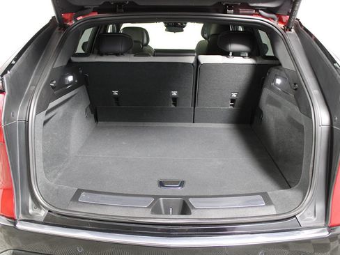 Used 2024 Cadillac Lyriq Tech RWD image 39