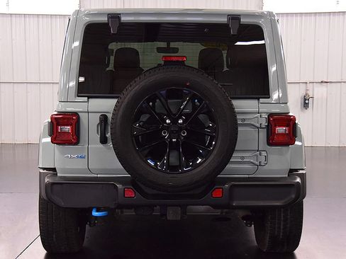 Used 2023 Jeep Wrangler Unlimited Sahara w/ Cold Weather Group AWD/4WD image 6