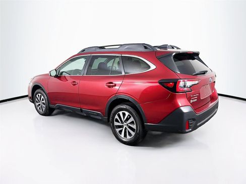 Used 2022 Subaru Outback Premium image 5