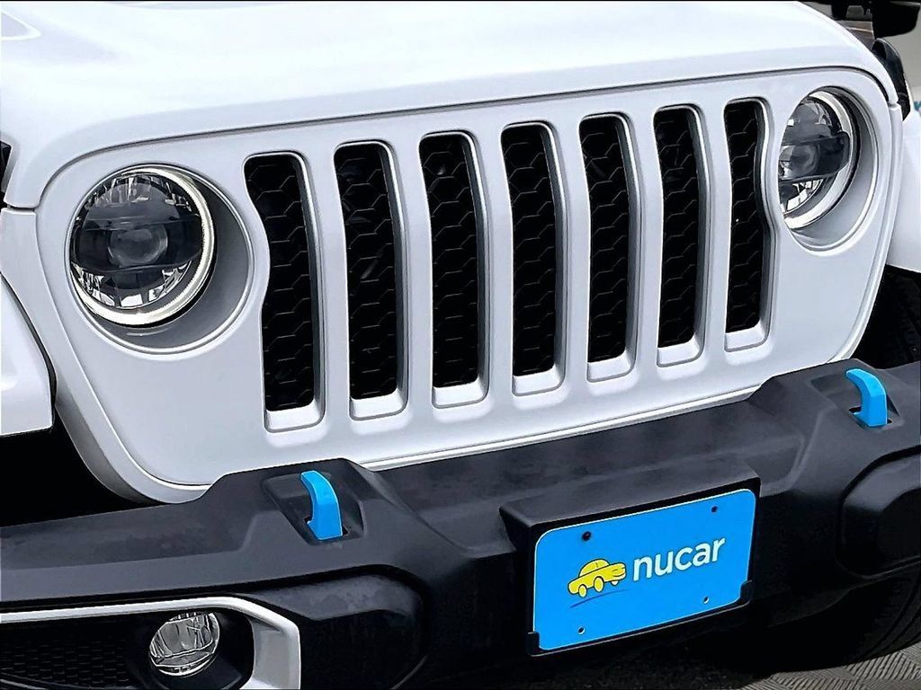 Used 2023 Jeep Wrangler Unlimited Sahara w/ Cold Weather Group AWD/4WD image 32