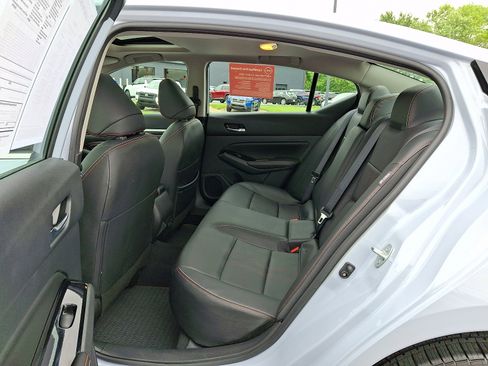 Certified 2023 Nissan Altima 2.5 SR w/ SR Premium Package AWD/4WD image 12