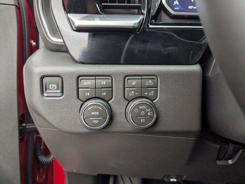 Used 2026 Chevrolet Silverado 1500 LT Trail Boss w/ LT Trail Boss Premium Package AWD/4WD image 15