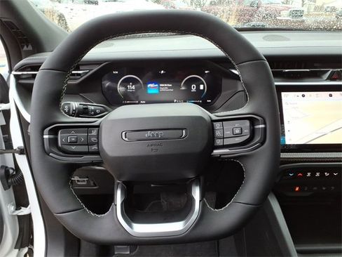 New 2026 Jeep Cherokee Overland image 18