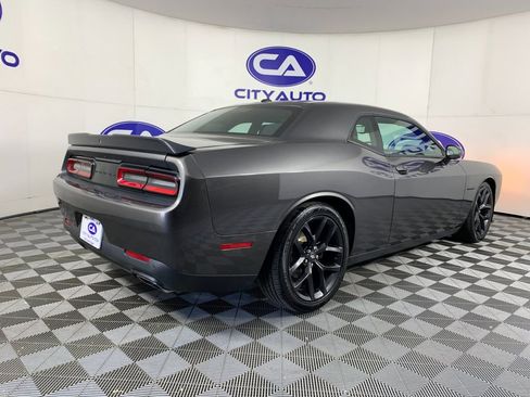 Used 2022 Dodge Challenger R/T w/ Blacktop Package RWD image 3