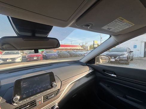 Used 2025 Nissan Altima 2.5 SV image 36