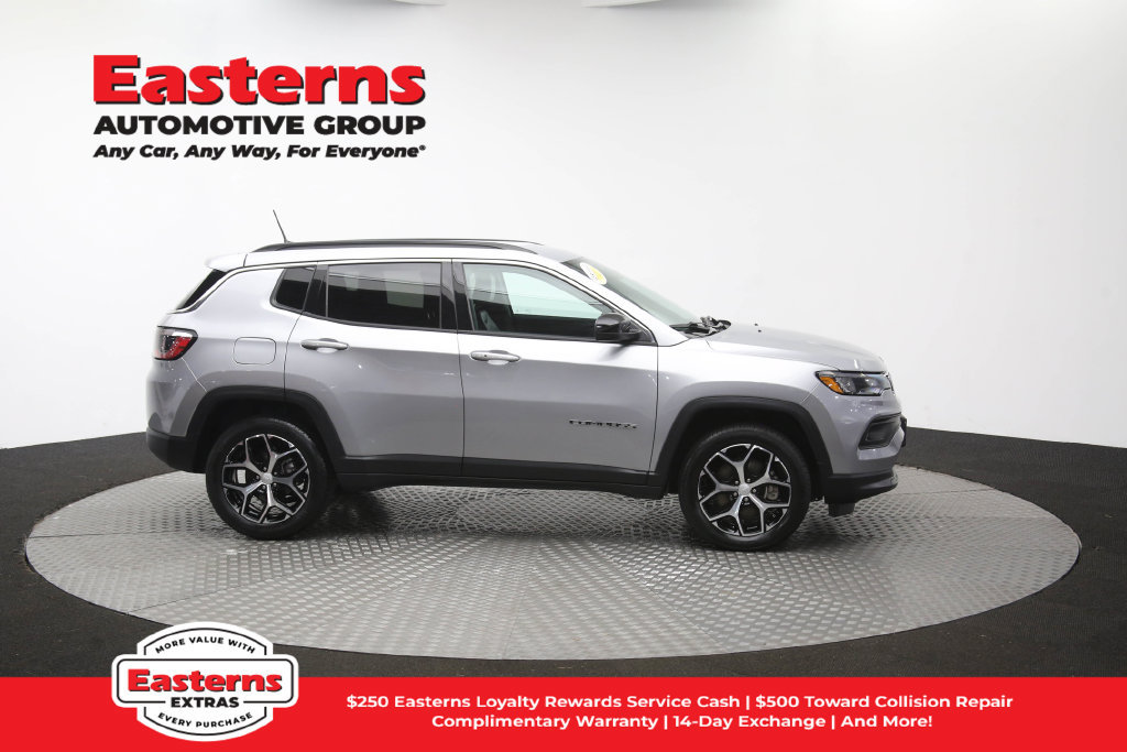 Used 2024 Jeep Compass Latitude AWD/4WD image 46