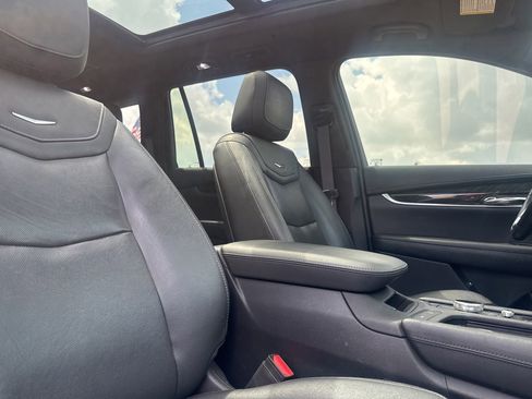 Used 2020 Cadillac XT6 Premium Luxury FWD image 31