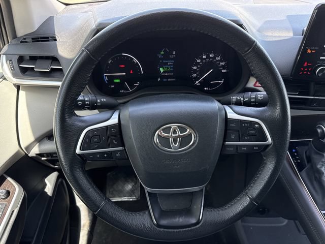 Used 2024 Toyota Sienna XLE FWD image 12