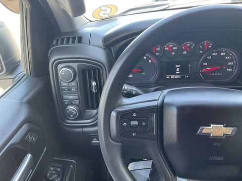 Used 2019 Chevrolet Silverado 1500 Custom w/ Custom Value Package AWD/4WD image 15