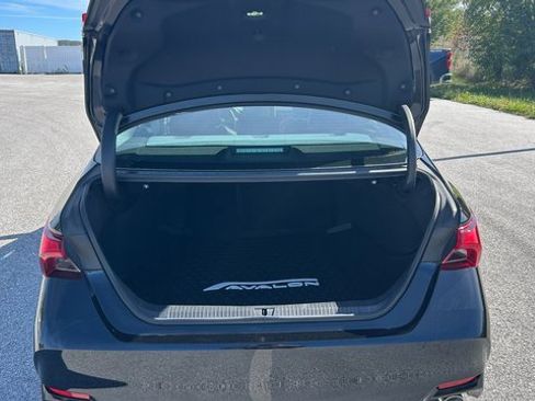 Used 2020 Toyota Avalon Touring image 36