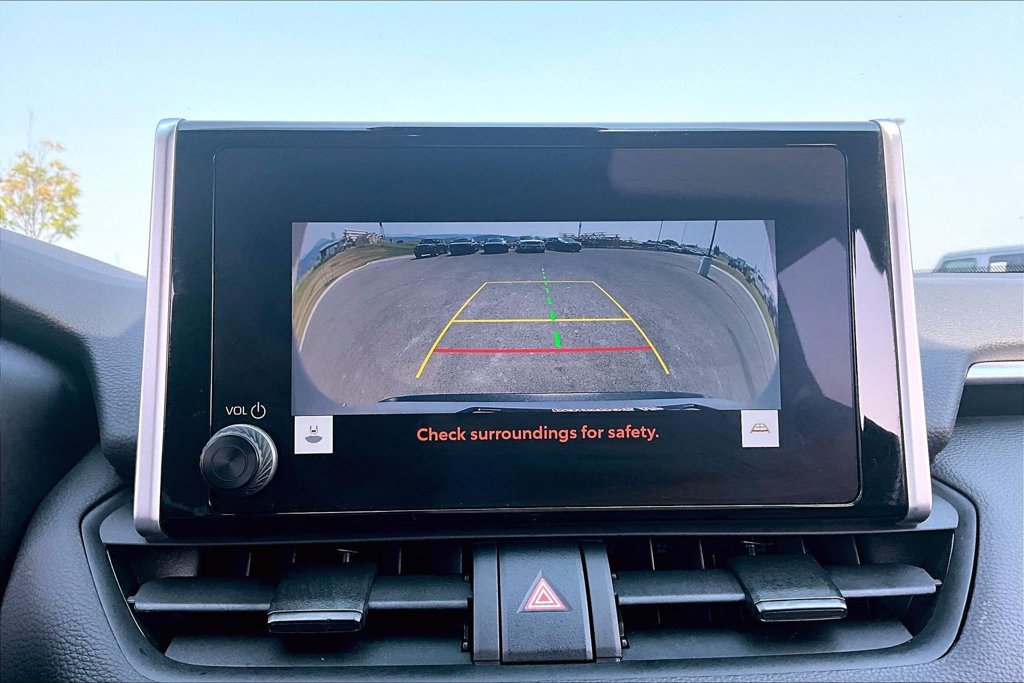 Used 2025 Toyota RAV4 XLE AWD/4WD image 21