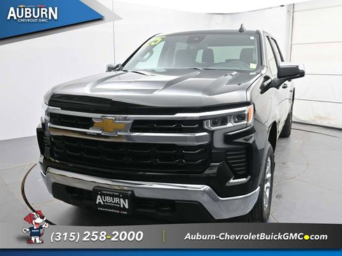 Used 2025 Chevrolet Silverado 1500 LT image 4