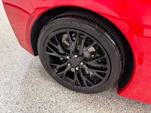 Used 2019 Chevrolet Corvette Stingray Coupe w/ 1LT RWD image 39