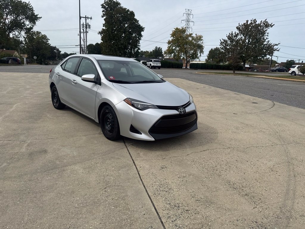 Used 2017 Toyota Corolla LE FWD image 4