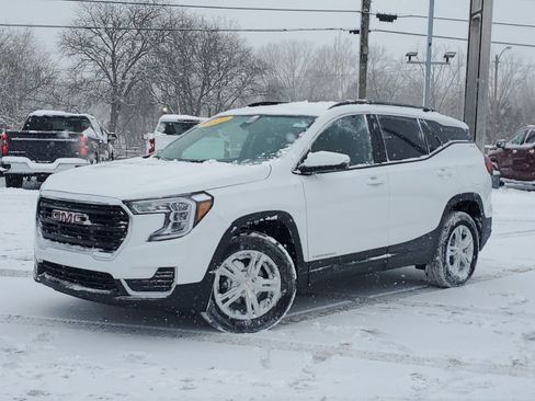 Used 2022 GMC Terrain SLE w/ Driver Convenience Package image 26