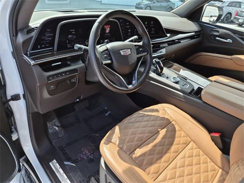 Used 2024 Cadillac Escalade ESV Premium Luxury image 16