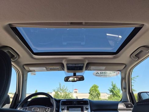 Used 2019 Toyota 4Runner SR5 Premium AWD/4WD image 37