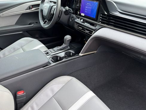 New 2026 Toyota Camry SE image 18