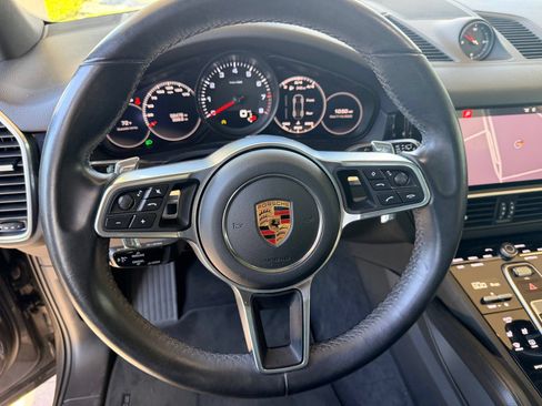 Used 2019 Porsche Cayenne AWD/4WD image 16
