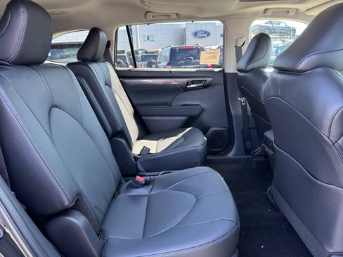 New 2026 Toyota Highlander Limited AWD/4WD image 27