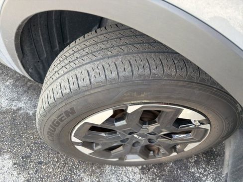 Used 2024 Kia Sorento S FWD image 3