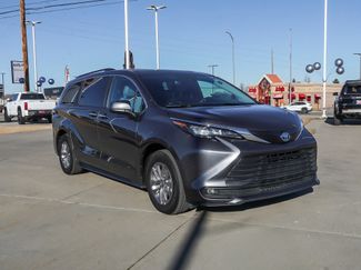 Used 2025 Toyota Sienna XLE video 2