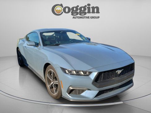 Used 2024 Ford Mustang Coupe RWD image 11