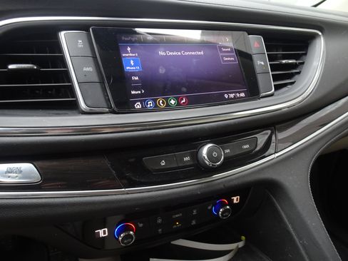 Used 2020 Buick Enclave Essence AWD/4WD image 9