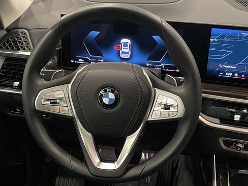 Used 2025 BMW X7 xDrive40i w/ Premium Package image 19
