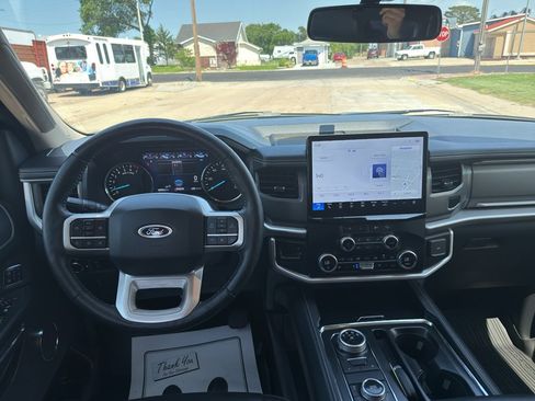 Used 2023 Ford Expedition Max XLT AWD/4WD image 8