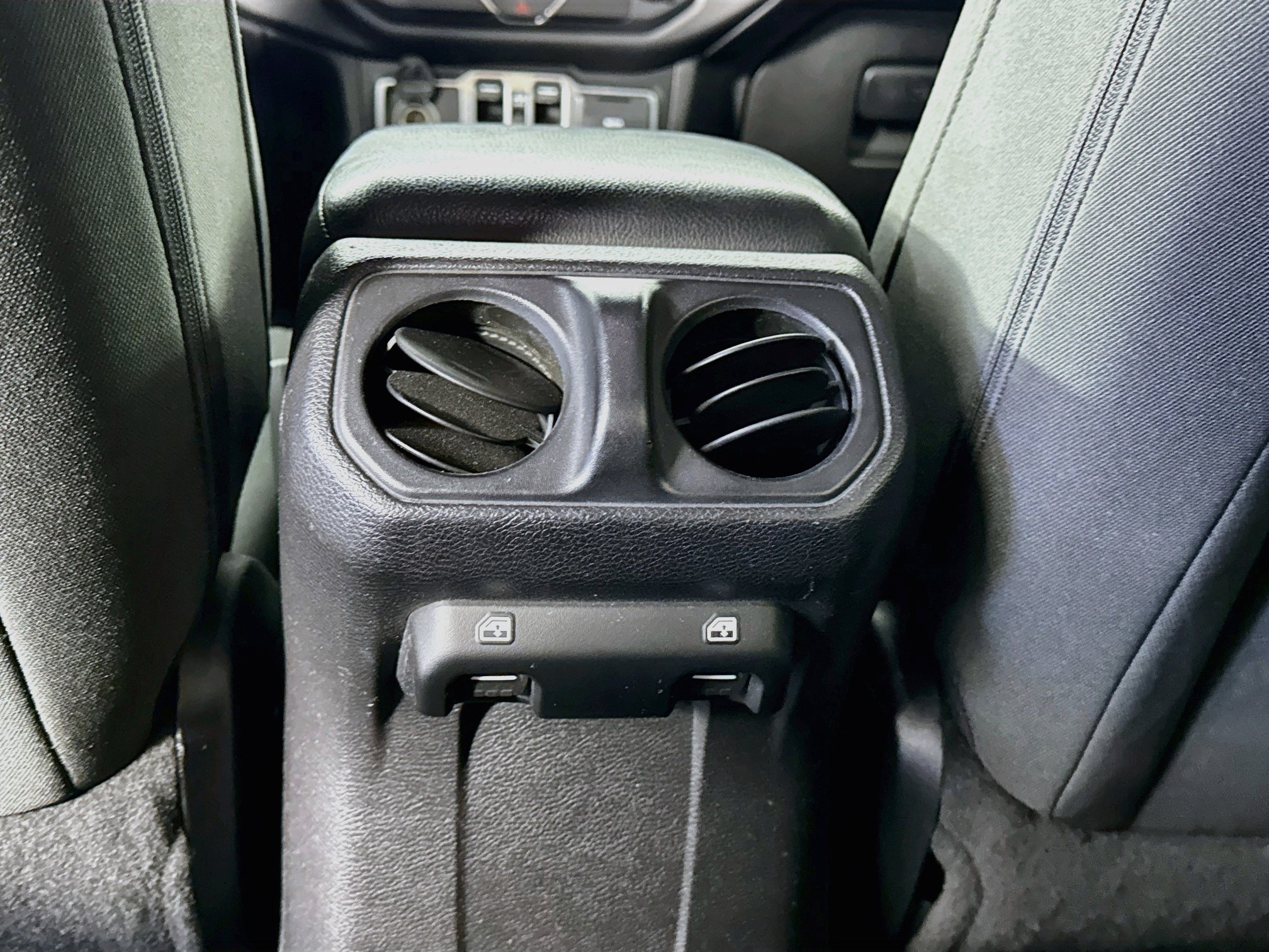 Used 2018 Jeep Wrangler Unlimited Sport S AWD/4WD image 24