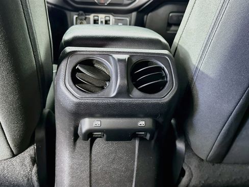 Used 2018 Jeep Wrangler Unlimited Sport S AWD/4WD image 24