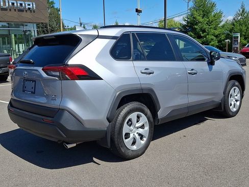 Used 2019 Toyota RAV4 LE w/ All Weather Liner Package AWD/4WD image 9