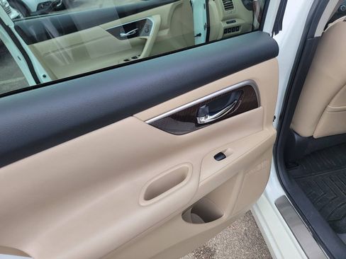Used 2015 Nissan Altima 2.5 SL w/ Technology Package FWD image 24