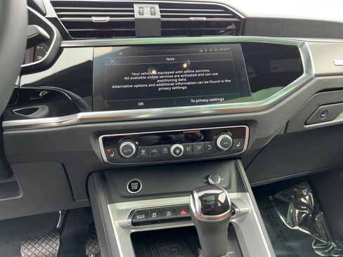 Certified 2025 Audi Q3 2.0T Premium w/ Convenience Package image 29